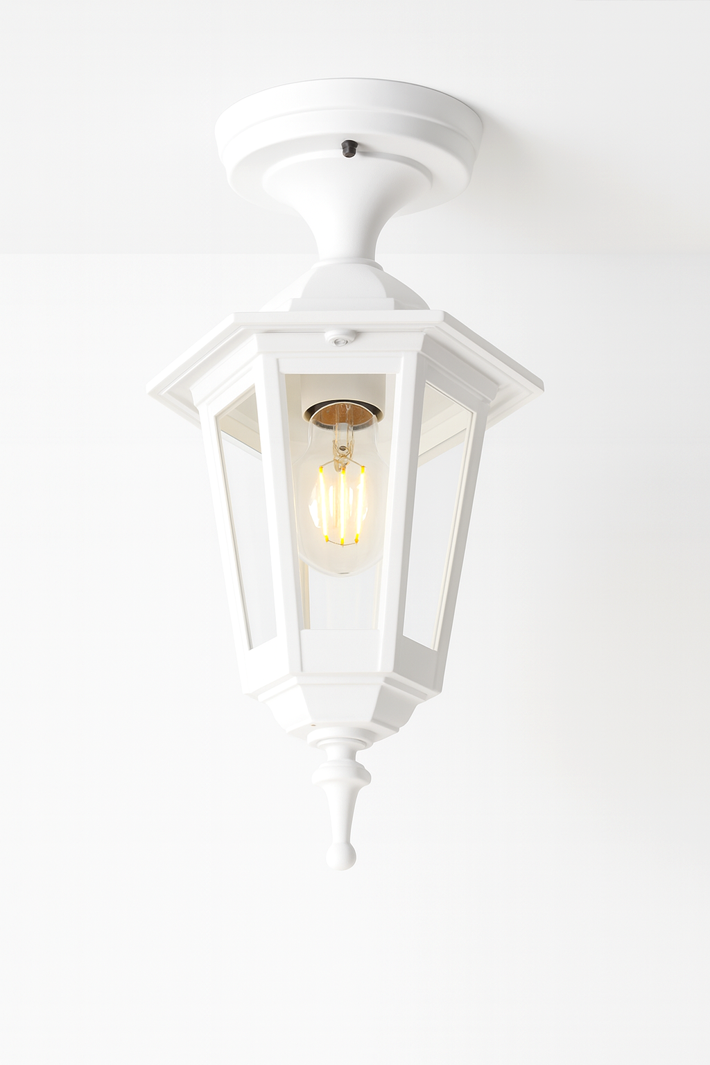 Ceiling light with E27 base lamp