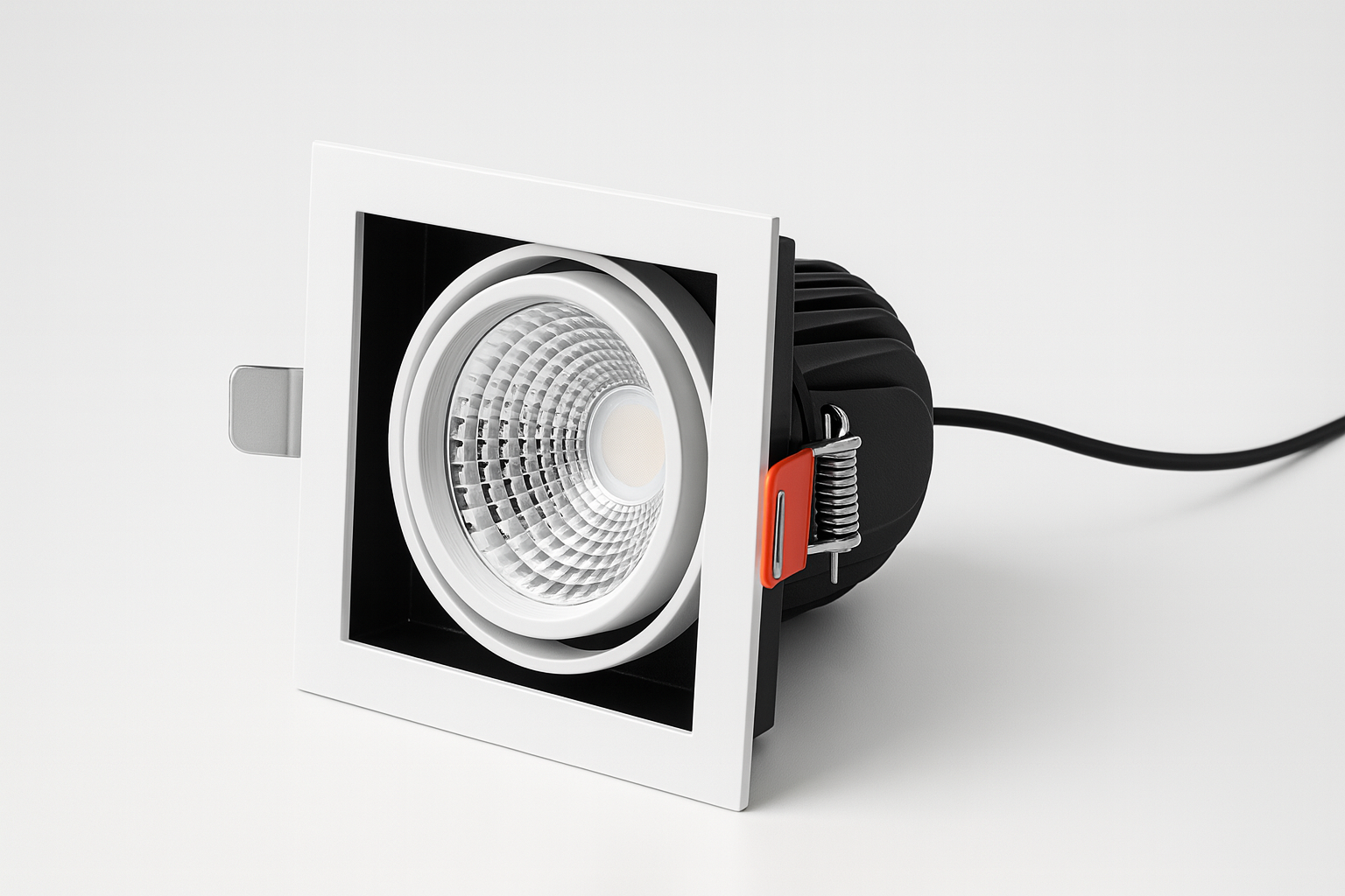 Square recessed ceiling light with a white frame with COB/SMD base lamp