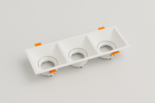 Triple recessed MR16 base spotlights
