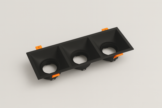 Triple recessed MR16 base spotlights