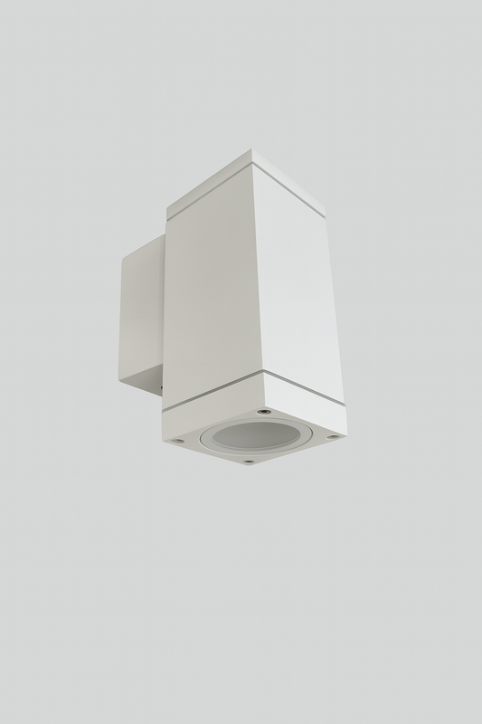 Wall mounted light with G10 base lamp
