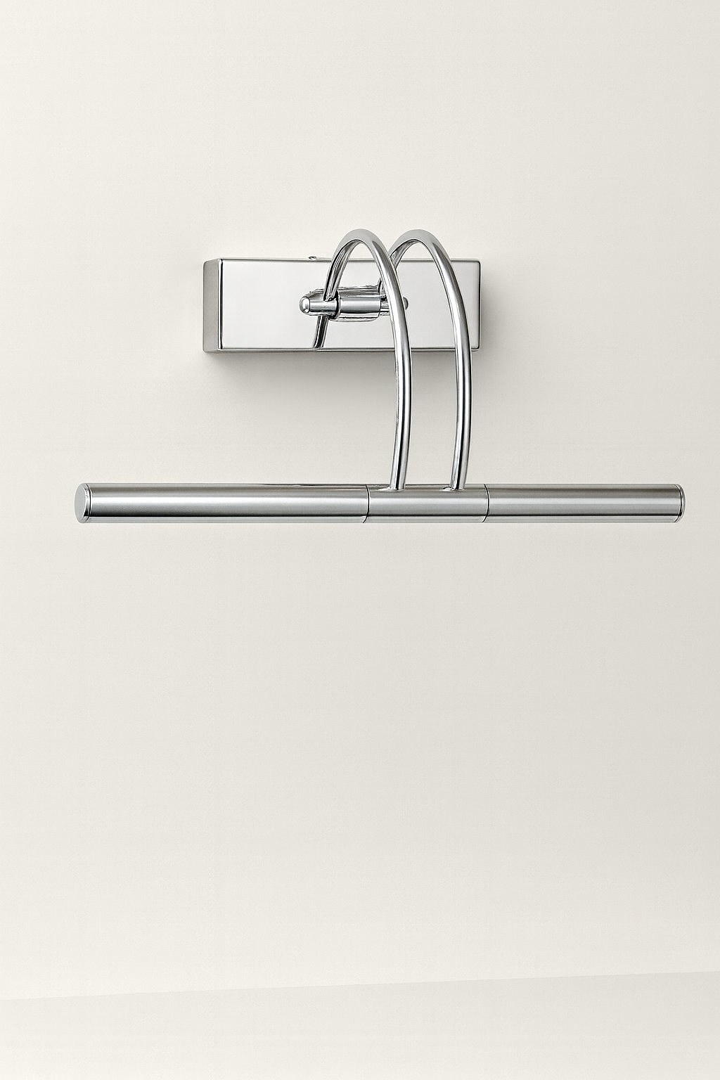 Wall mounted picture light fixture with E14 base lamp