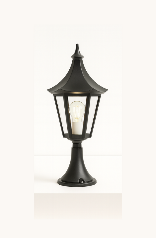 Green outdoor lamp with a E7 base lamp