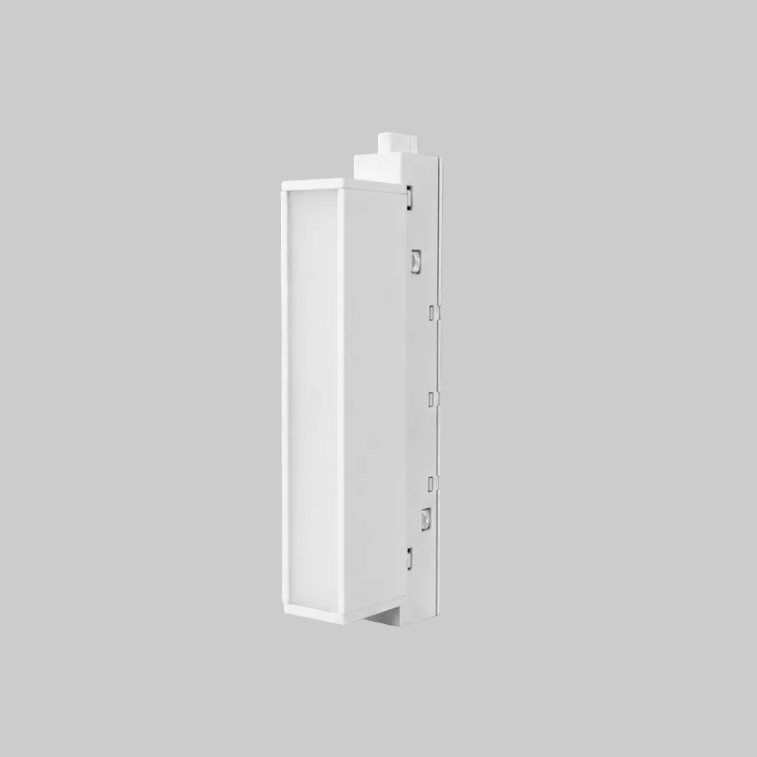 Flood light fixture for the track system