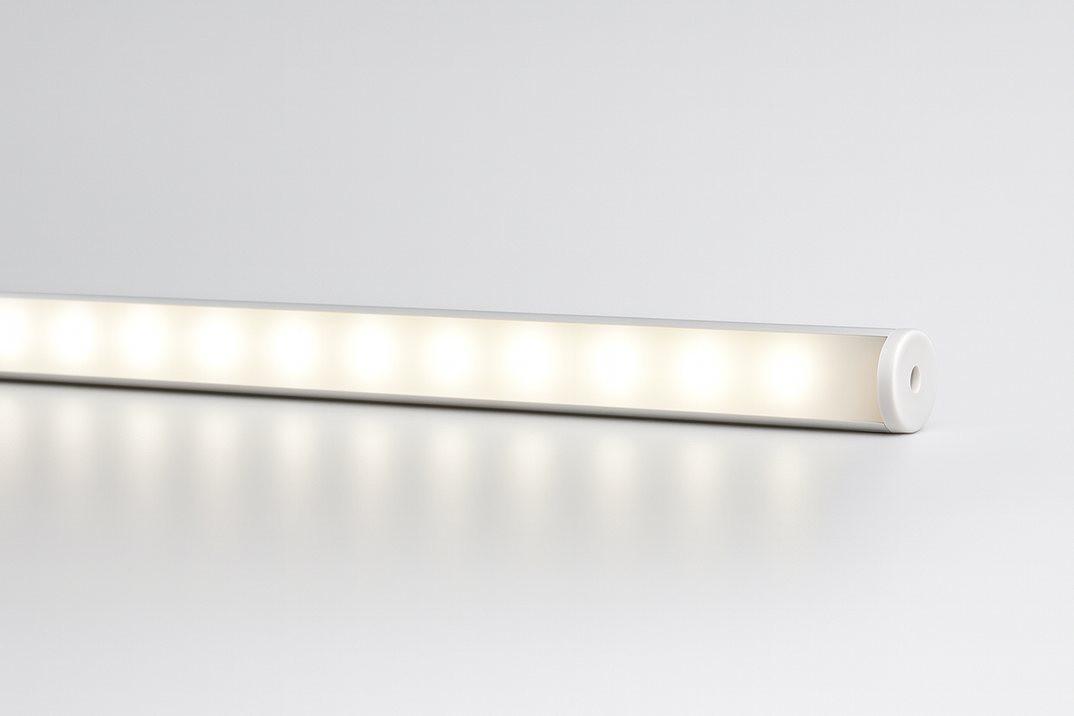 Mounted aluminium profile with COB/SMD base lamp