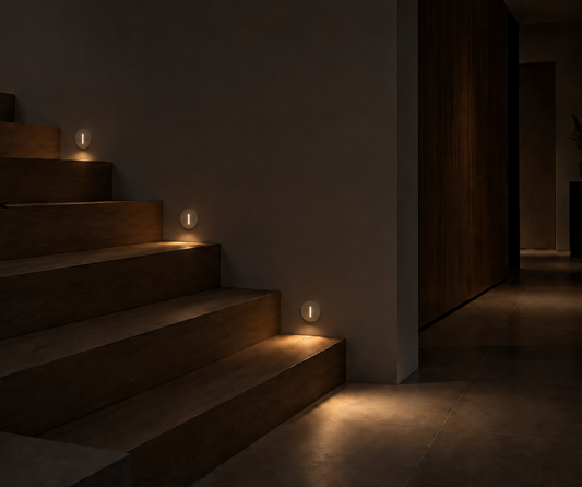 Round white recessed step light
