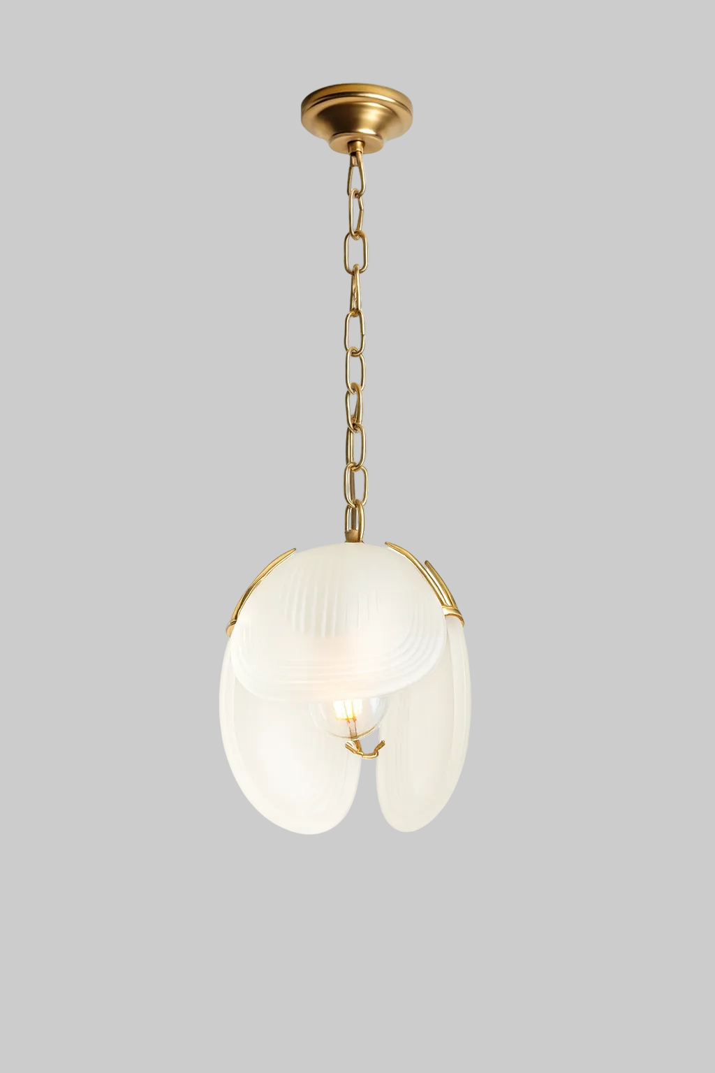 Suspended light fixture with E27 Base lamp