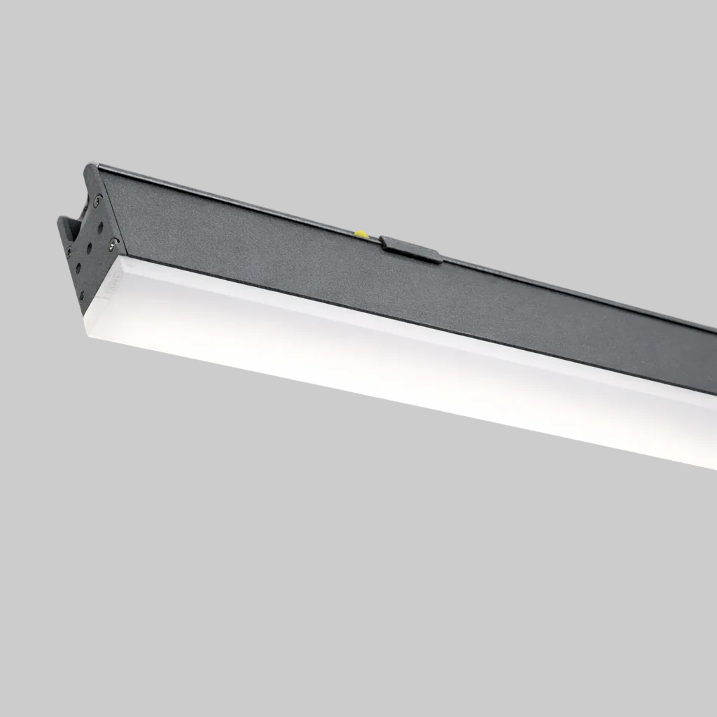 Wall washer with RGBW base LED