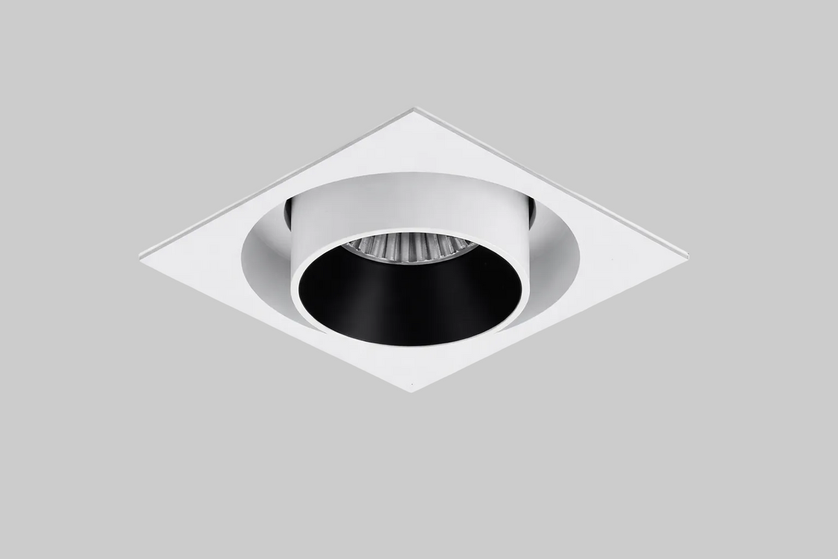 White recessed spot light