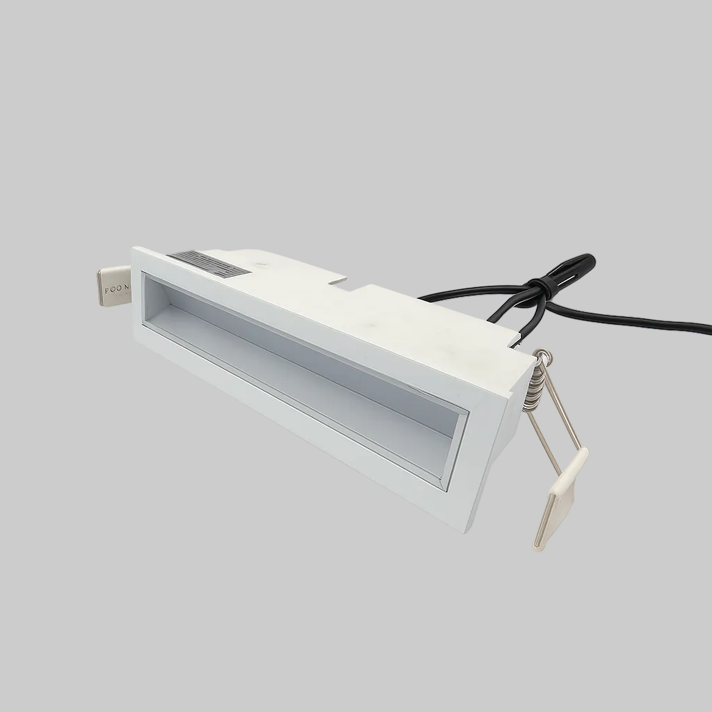 Rectangular recessed wall washer